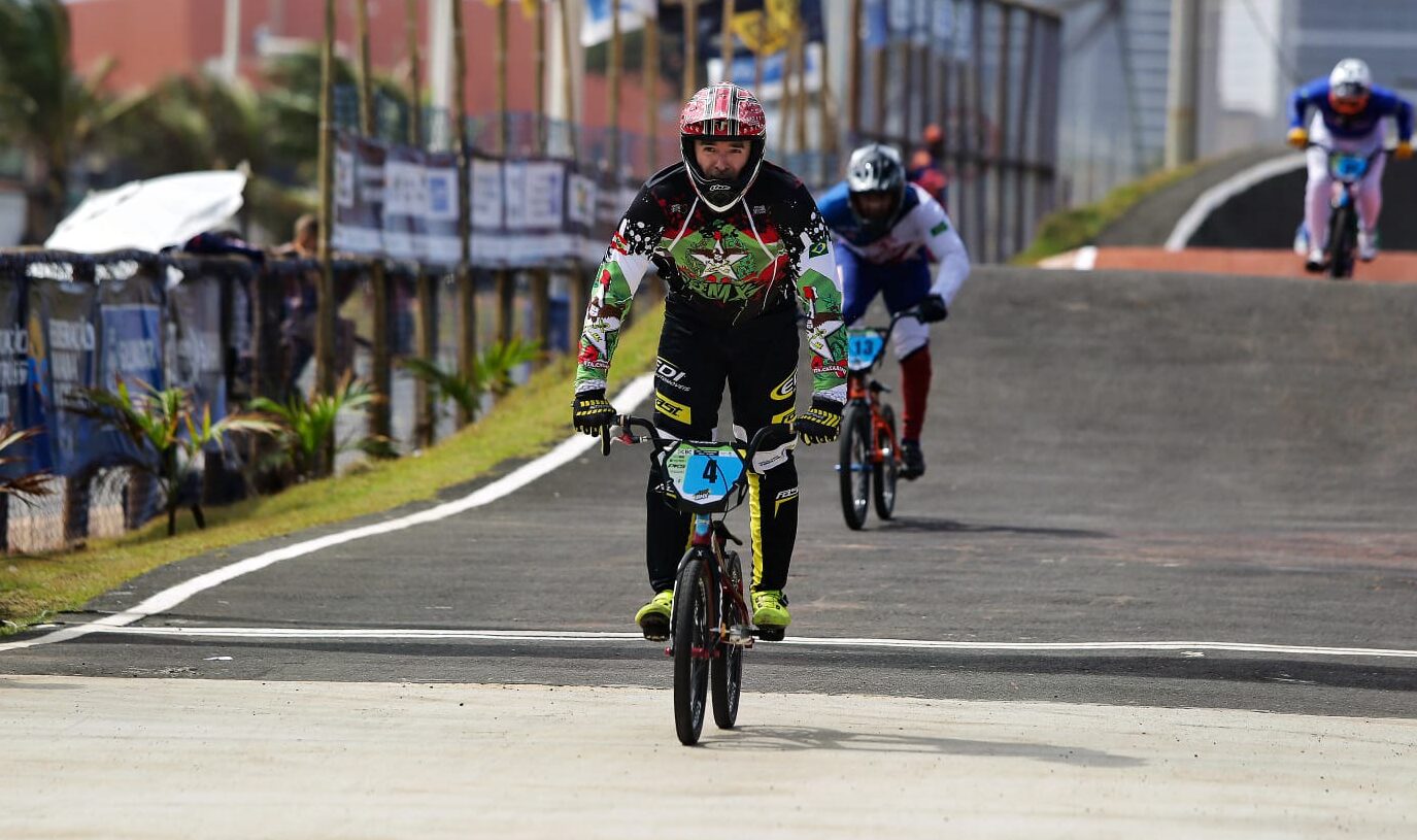 Atleta de Gaspar participa do Campeonato Brasileiro de BMX Racing em Cuiabá