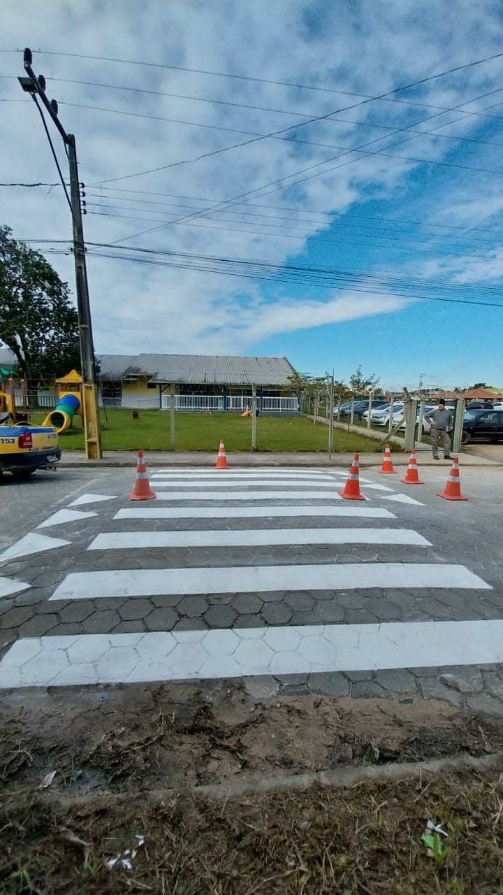 Prefeitura de Gaspar amplia revitalização da sinalização horizontal em importantes vias da cidade